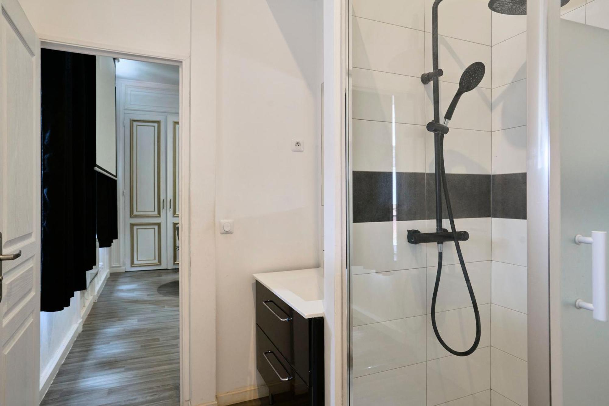Ng Prestige - Lille I Centre I College - Balneo - Netflix - Wifi Apartment Roubaix
